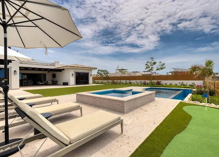 Luxury Coastal Retreat - Pool & World-class Golf Сasa de vacaciones